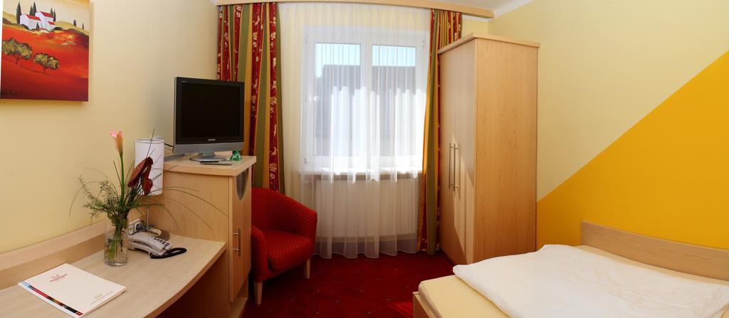 סנט פולטן Hotel Restaurant Boeck "Roter Hahn" מראה חיצוני תמונה